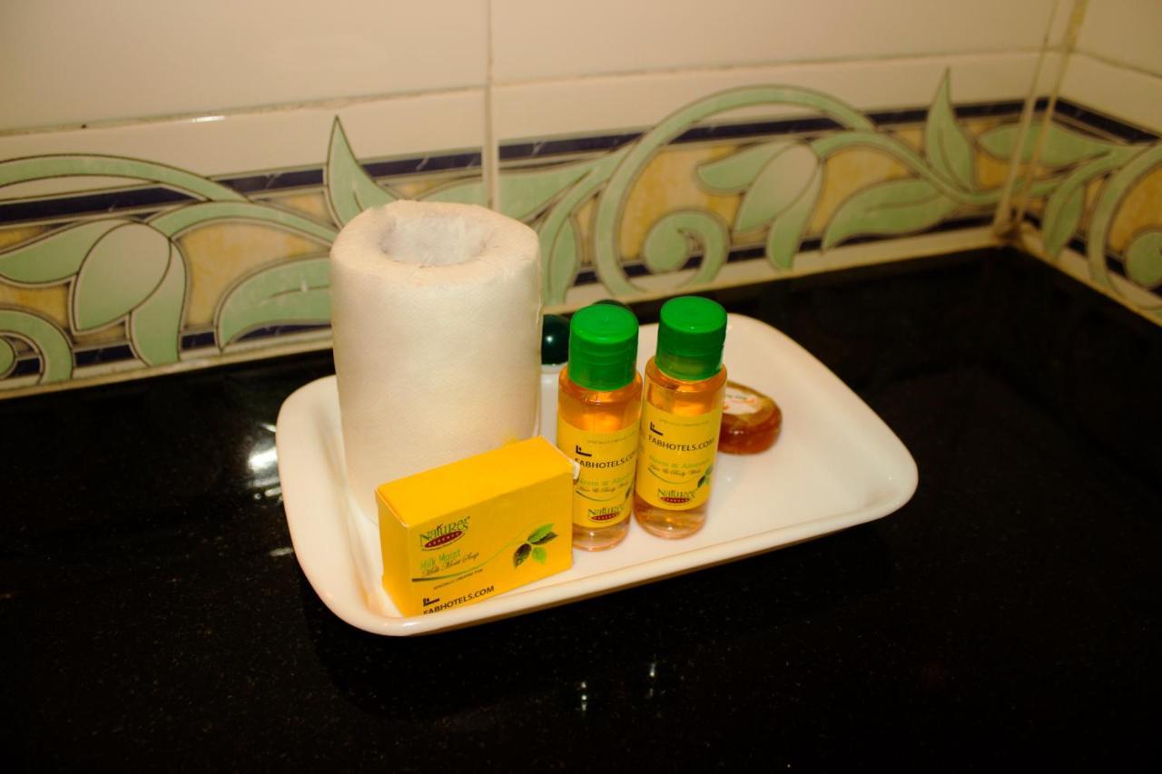 Fabexpress Sri Lakshmi Deluxe Sivarampalli Ξενοδοχείο Χιντεραμπάντ Εξωτερικό φωτογραφία